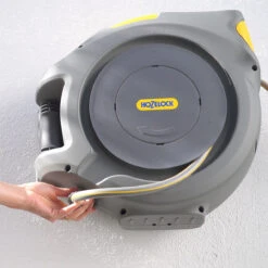 Hozelock Auto Reel 20m - 2401 -Cheap Hozelock || Kettler || Bosch Store 2401 feeder