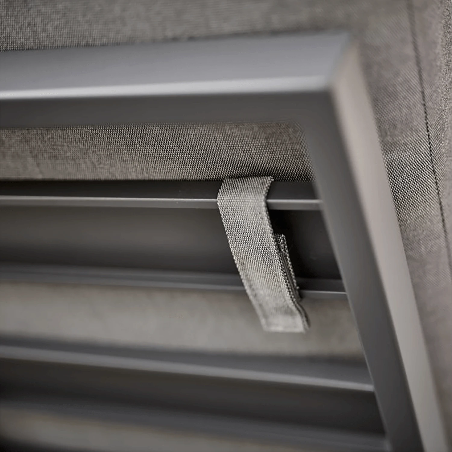 Kettler Elba Daybed In Anthracite/Teak 4 Kettler Elba Daybed In Anthracite/Teak - Image 4