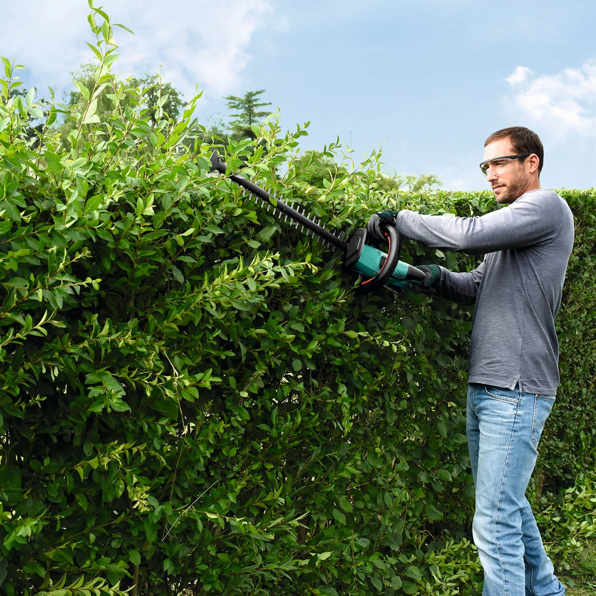 Bosch AHS 50-20 Li Cordless Hedge Trimmer 2 Bosch AHS 50-20 Li Cordless Hedge Trimmer - Image 2