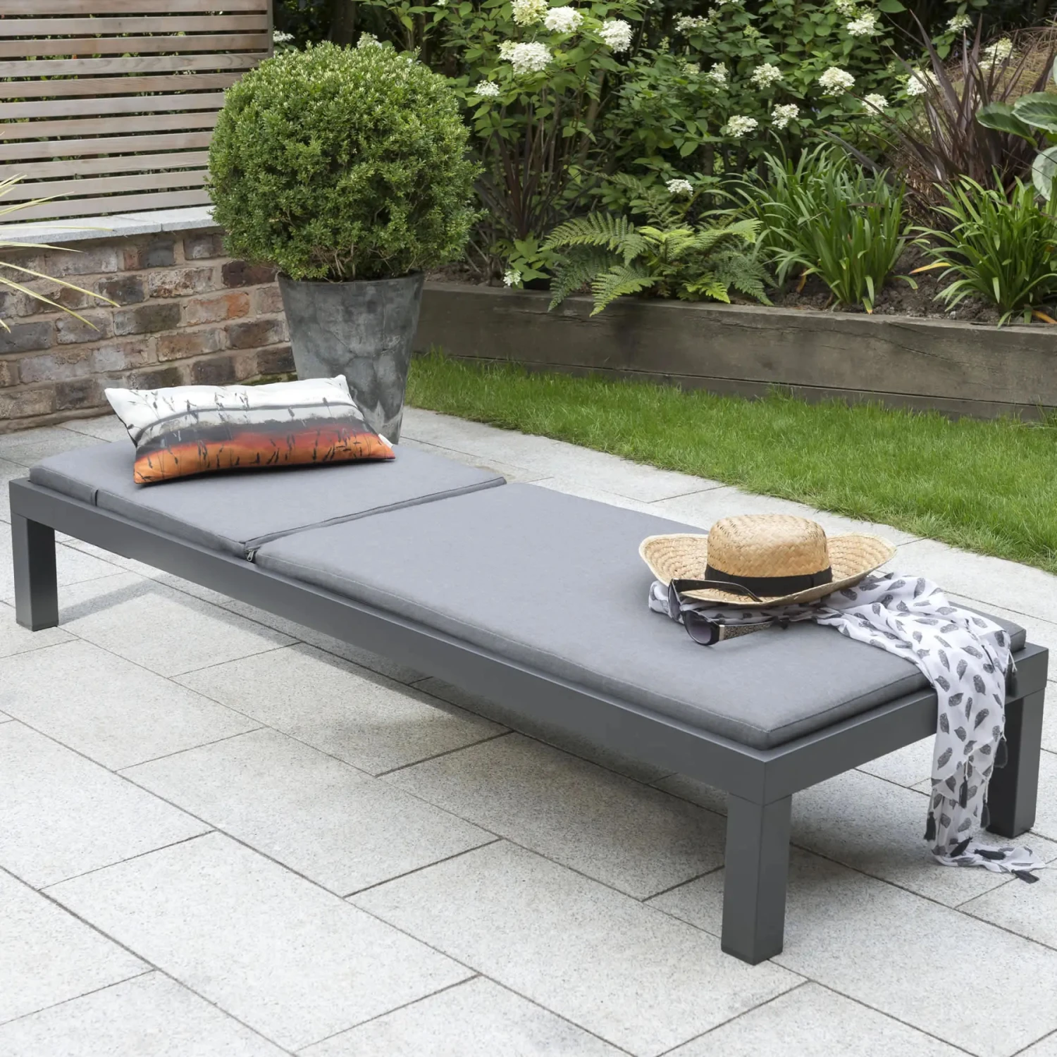 Kettler Elba Lounger In Anthracite / Charcoal 2 Kettler Elba Lounger In Anthracite / Charcoal - Image 2