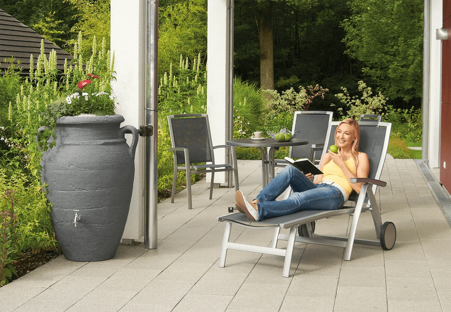 Garantia Antique Amphora Water Butt, 600 Litres, In Dark Granite 1 Garantia Antique Amphora Water Butt, 600 Litres, In Dark Granite