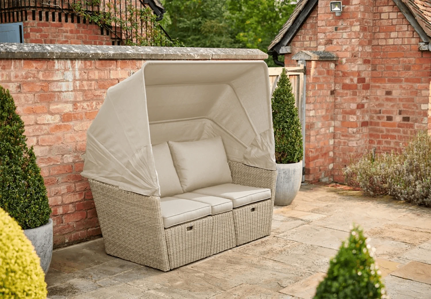 Kettler Palma Daybed In Oyster 1 Kettler Palma Daybed In Oyster