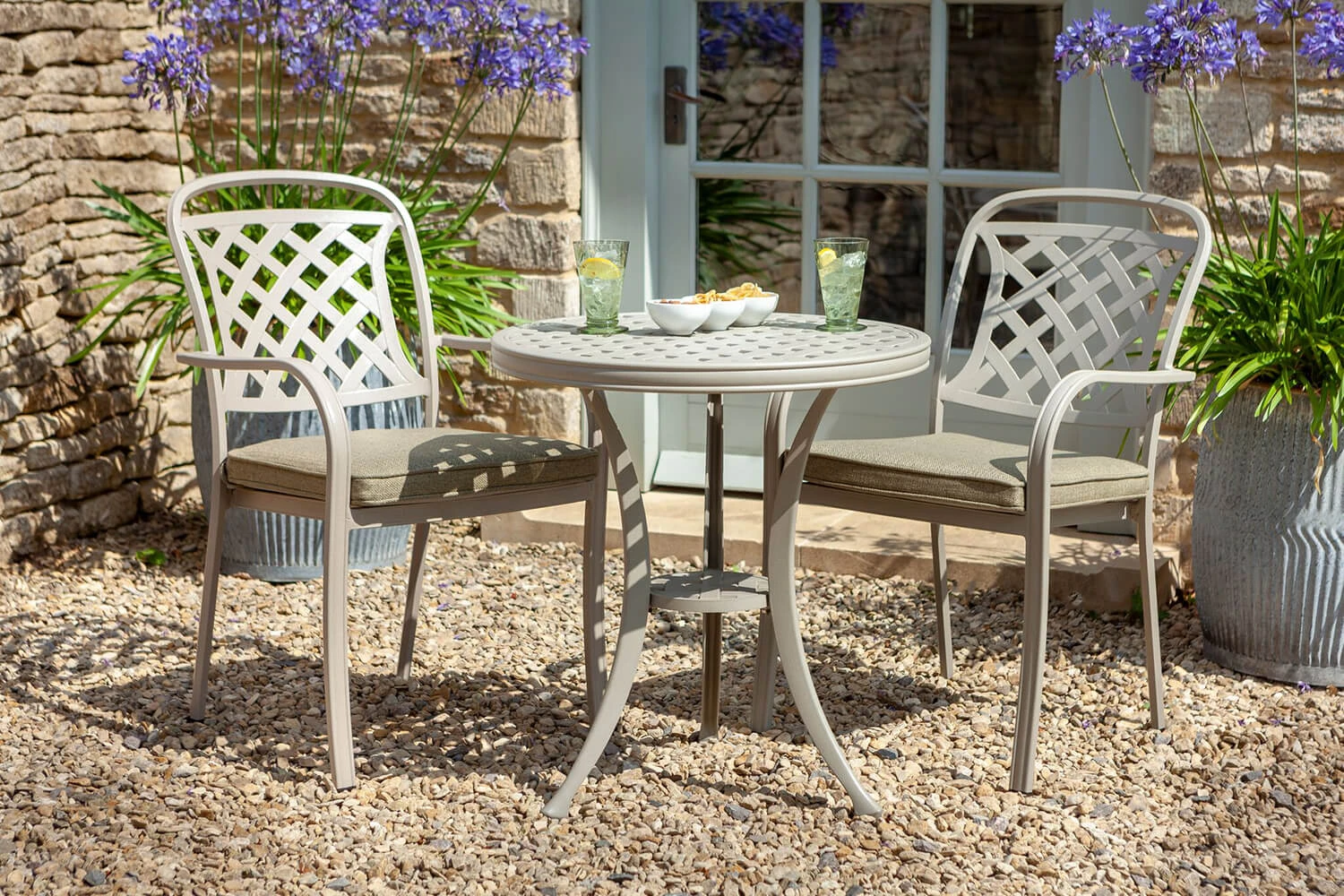 Hartman Berkeley Bistro Set In Maize / Wheatgrass 1 Hartman Berkeley Bistro Set In Maize / Wheatgrass