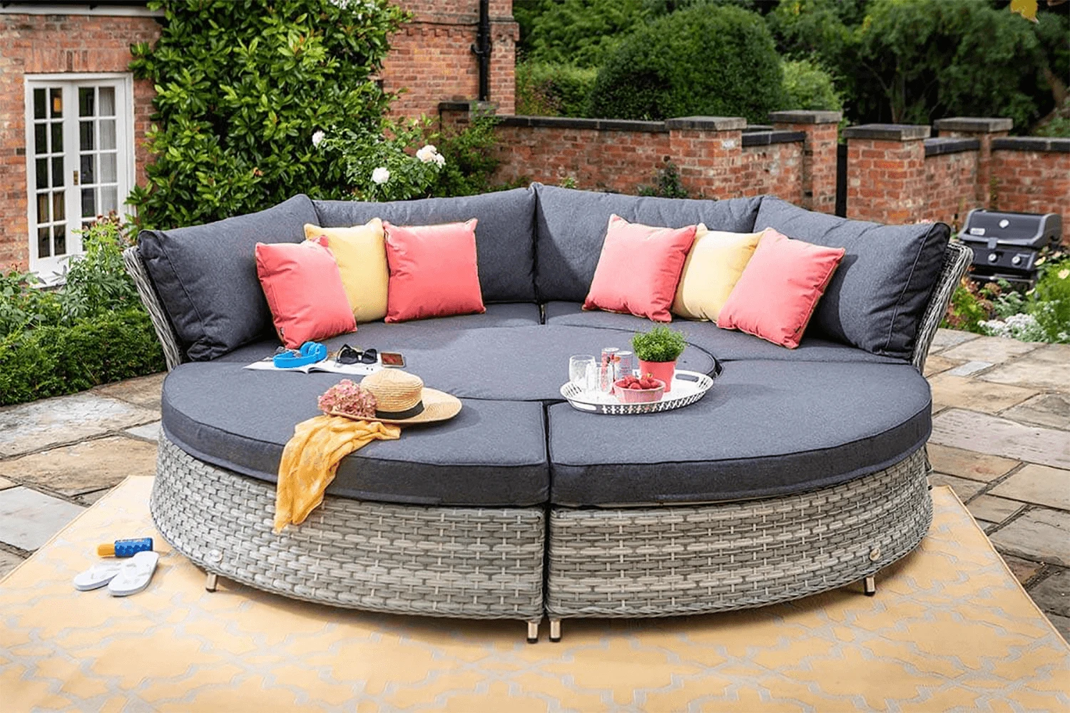 Hartman Heritage Grand Round Casual Dining Set And Day Bed In Ash / Slate 1 Hartman Heritage Grand Round Casual Dining Set And Day Bed In Ash / Slate